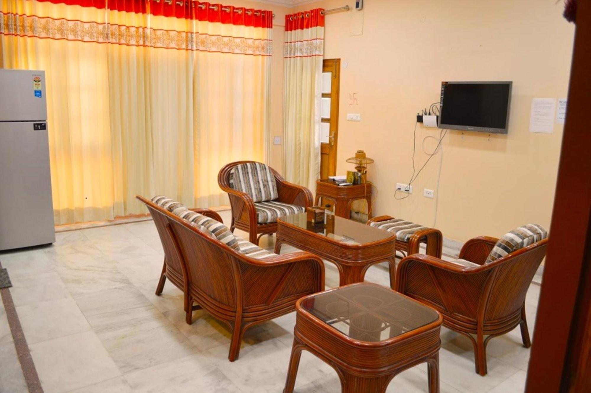 Fully Furnished Ish, Atithya Homestay With Various Amenities And Free Services In Lucknow, India Buitenkant foto